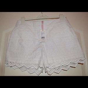 COPY - Vineyard Vines eyelet short sz 2